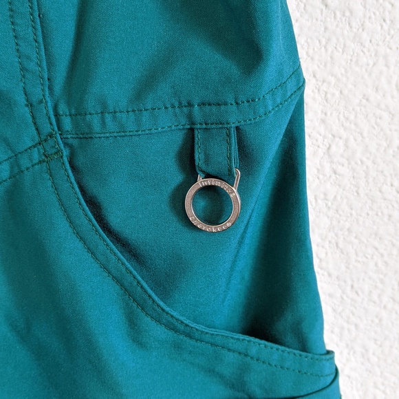 Cherokee Infinity | Uniform Top | Size M - Picture 4 of 6